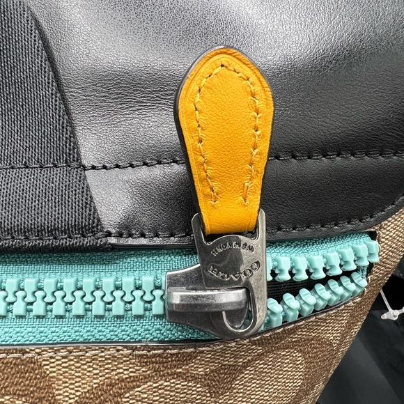 Coach Terrain Bike Bag in signature canvas - Picture 10 of 12